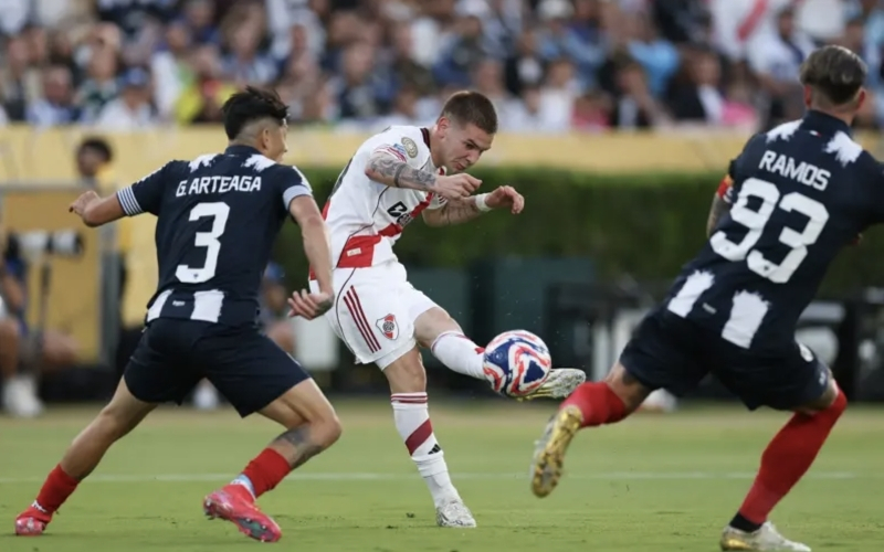 Monterrey duy trì lối đá mạnh mẽ để tiếp tục dẫn đầu bảng