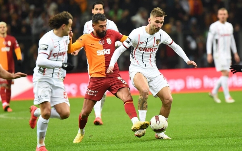 Đội hình dự kiến và tình hình lực lượng