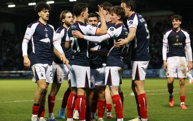 Dự đoán St. Mirren - Falkirk: Tân binh khó tạo nên bất ngờ.