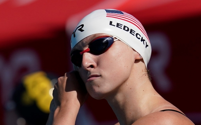 Bí mật đường đua xanh Tại sao các vận động viên bơi lội thường đeo hai lớp mũ bơi