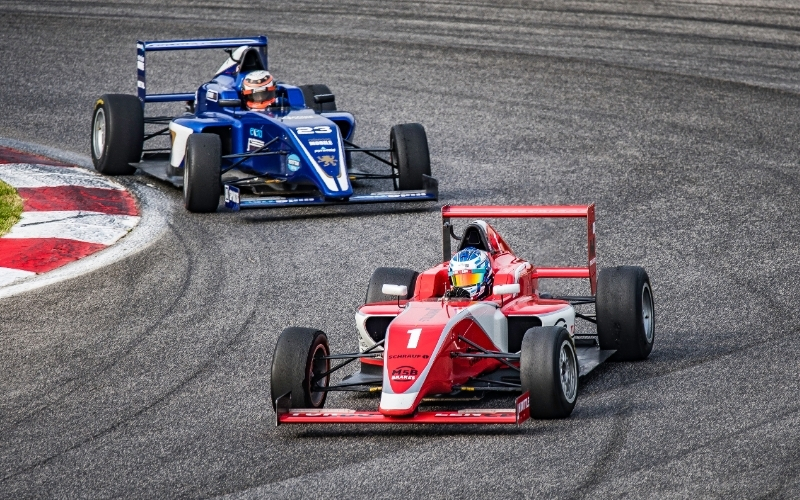 Phân tích chiến thuật đua và quản lý cuộc đua đỉnh cao